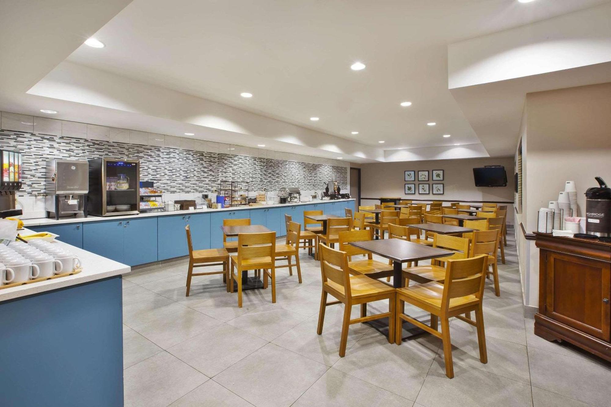 Country Inn & Suites By Radisson, Big Rapids, Mi 외부 사진