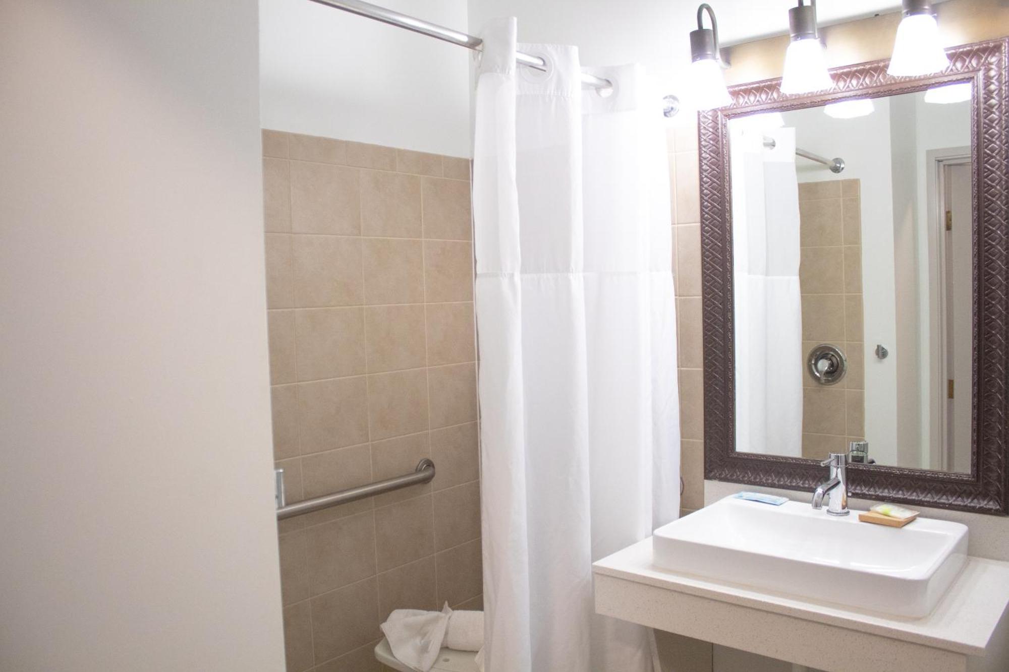 Country Inn & Suites By Radisson, Big Rapids, Mi 외부 사진