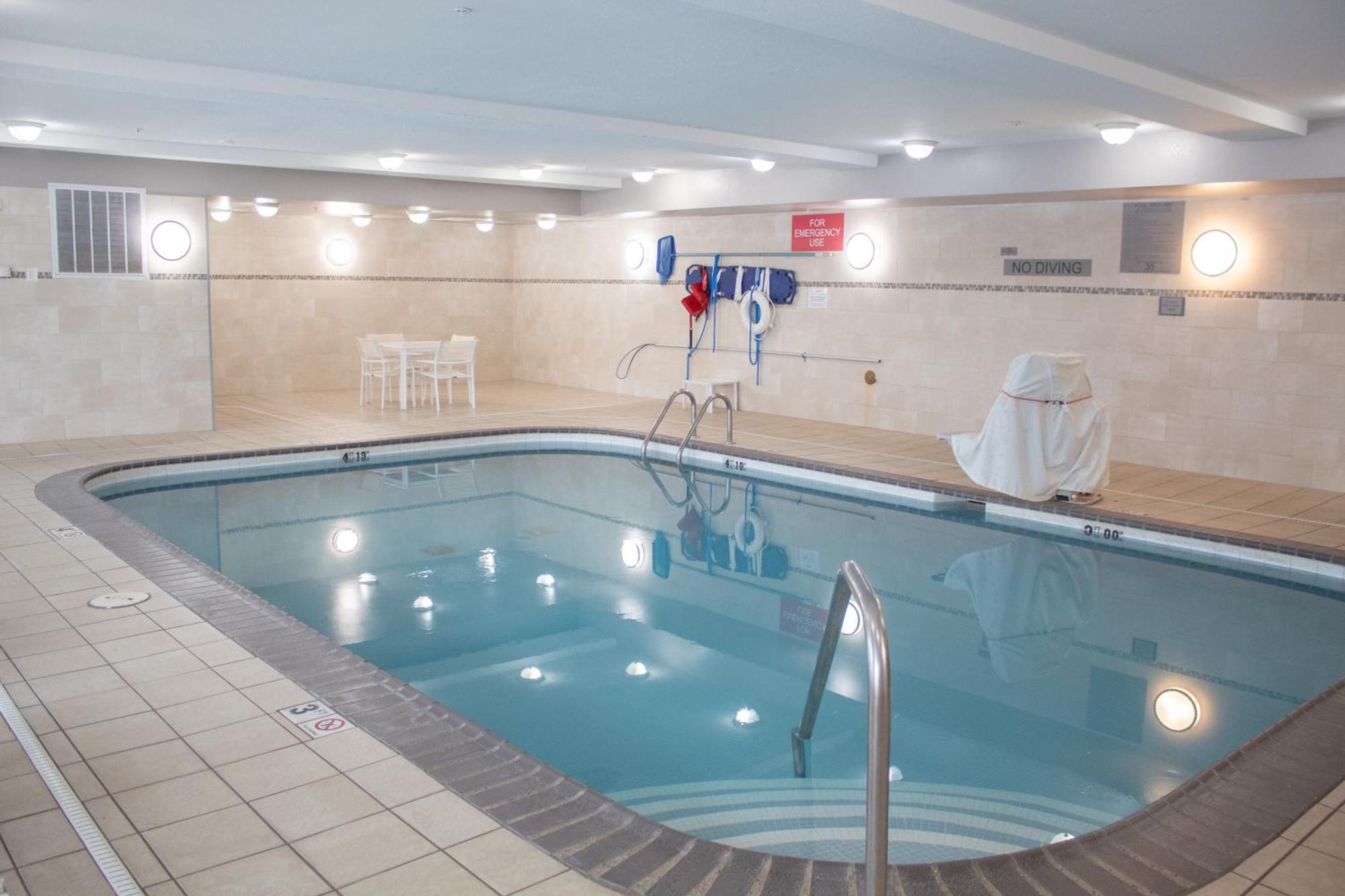 Country Inn & Suites By Radisson, Big Rapids, Mi 외부 사진